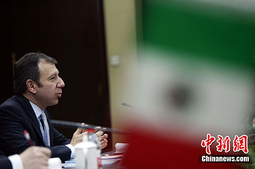 ī�����v�A��ʹ���x�̸�īͶ�Y